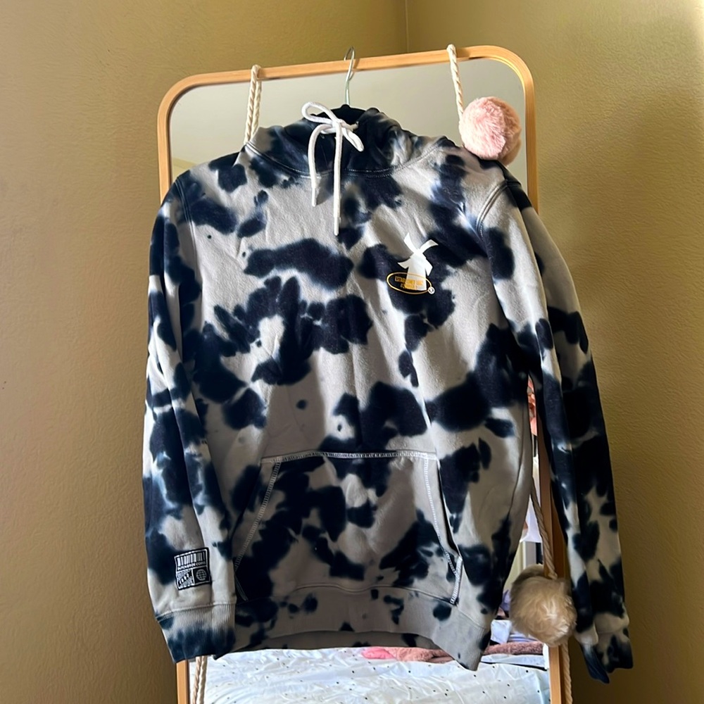 Woman’s Dutch Bros hoodie